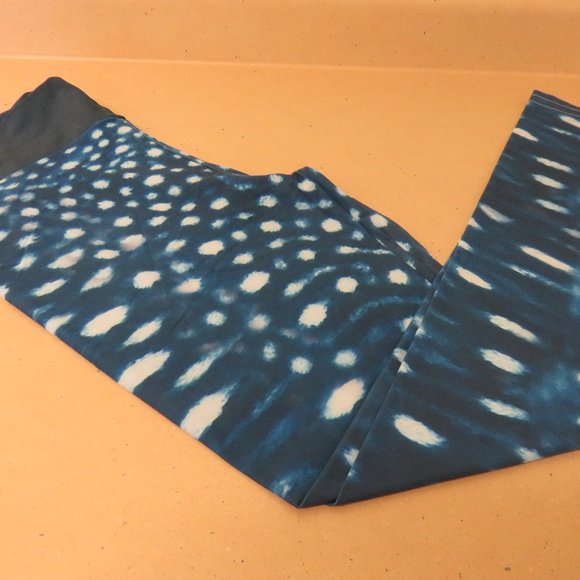 BLUE/GREY CLOUD PRINT LEGGINGS / MEDIUM /LIKE NEW - Picture 3 of 3